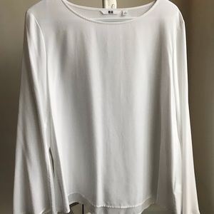 2/$20 Uniqlo Bell Sleeve Top